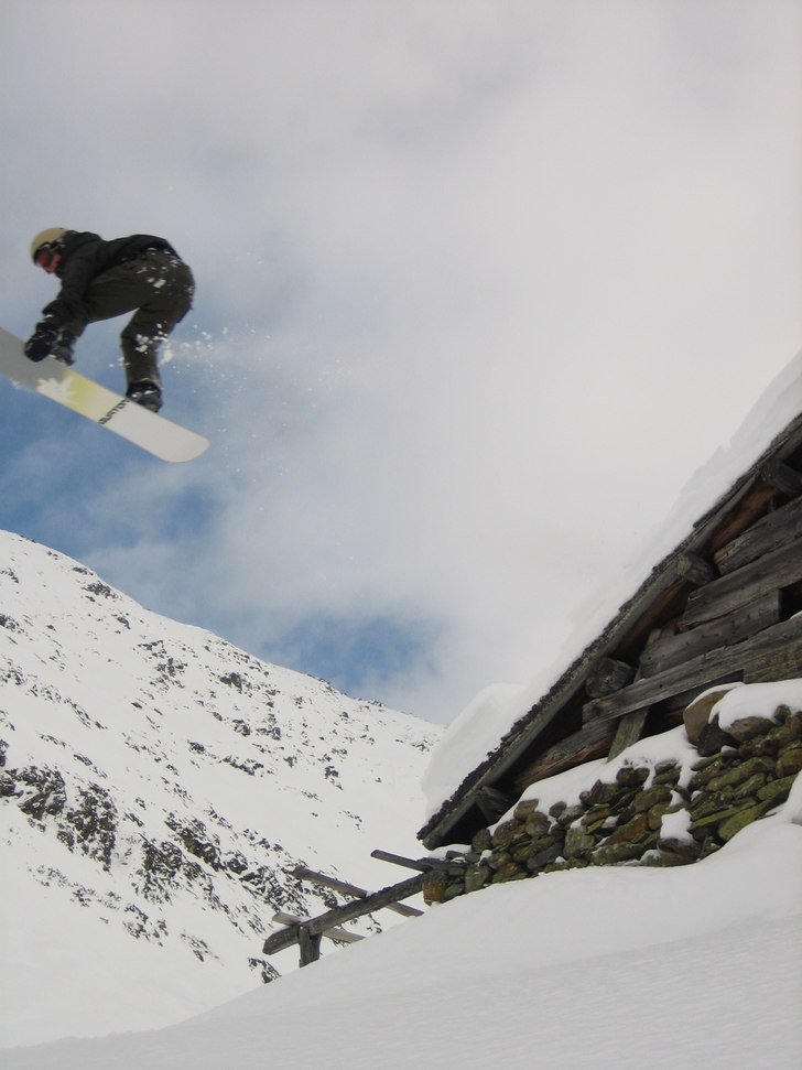 Engelsmännen kom ungefär hälften så högt!. Foto: Christoffer Engström. Åkare: Peter Engström.