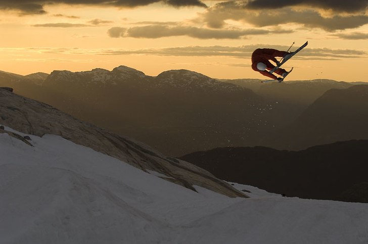 Cork 5 truck i fonna under en nightsession.. Foto: Jesper Molin. Åkare: Mathew.