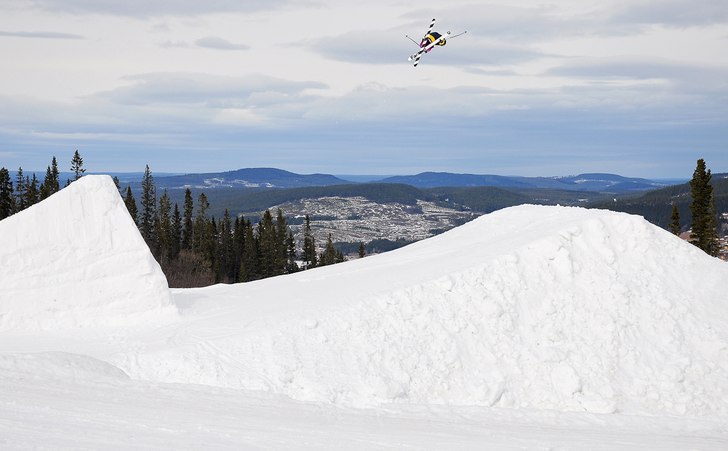 TFJprod's Every Direction: http://vimeo.com/3. Foto: Robbin Gälliner. Åkare: Jens Magnusson.