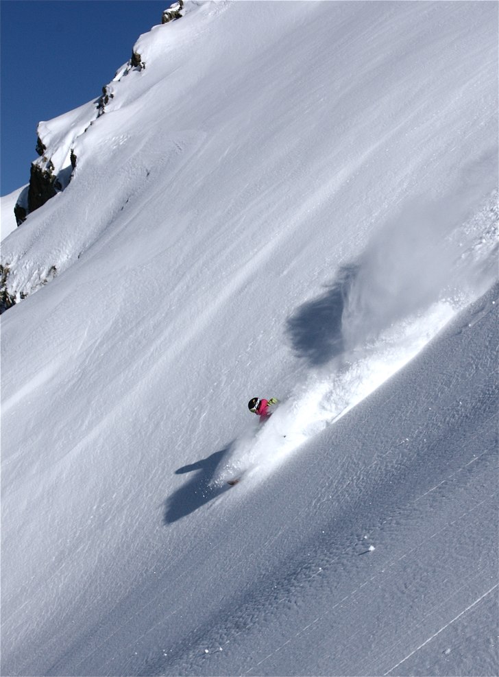 Sebbe tar oskulden av ett ruggit fint åk. Foto: Petter Berggrund. Åkare: Sebastian.