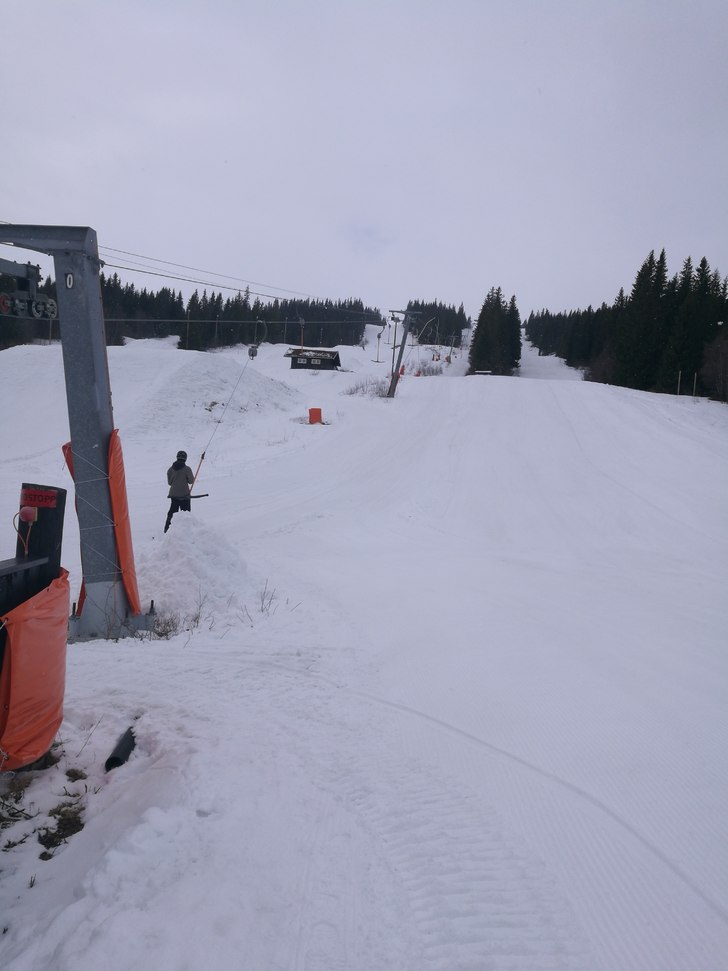 Påske
Fine forhold i dag. Velkommen til Ålen ski.