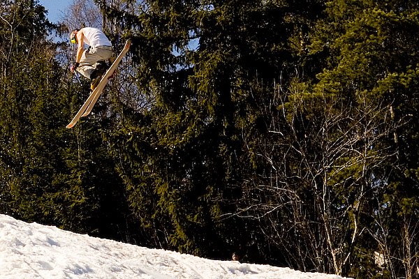 Pato drar runt med påläggshand. Enkelt och vacke. Foto: Wolf Hörner. Åkare: Patrik Nordholm.