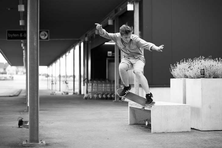 Utanför Ikea uppsala.

http://raazmuuz.blogg.se. Foto: Rasmus Viktorsson. Åkare: Daniel Bergman.