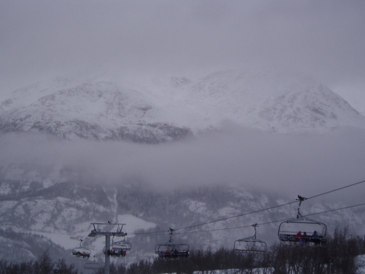 Dimmig´men stämningsrik bild. Foto: Jag. Åkare: Lift i Hemsedal.