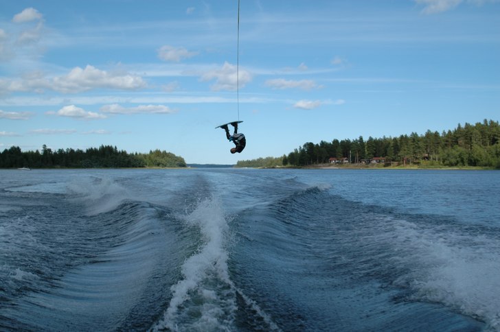 Frontflip. Foto: Hampus Bergh. Åkare: Erik Wedin.
