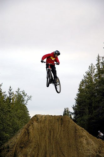 Hoppar lite :). Foto: Mickael. Åkare: Robin pikkarainen.