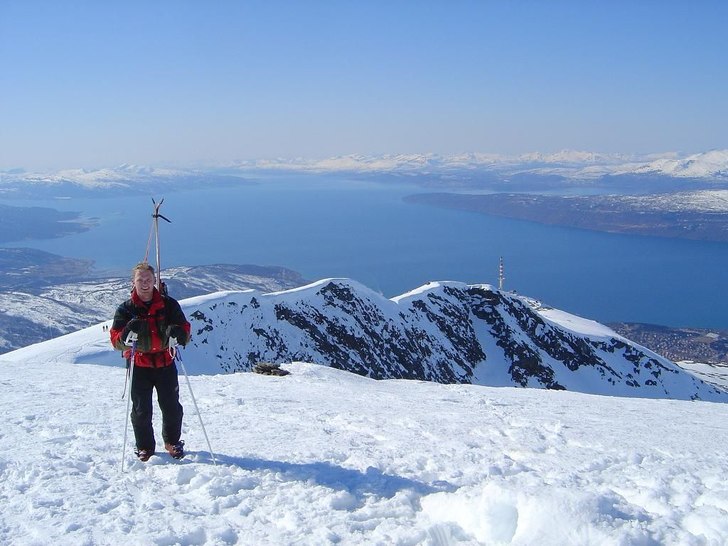 Utsikt från Tredje Toppen i Narvik. Foto: Mikael Åsell. Åkare: Johan Björklund.