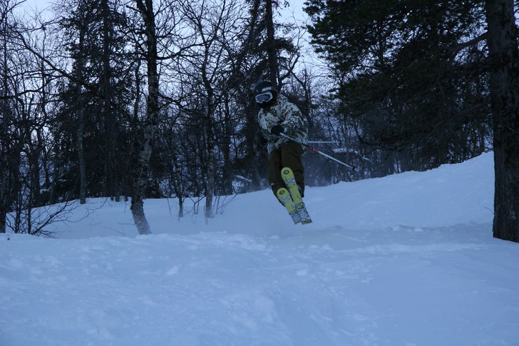 Lite puder åkning i dundret!. Foto: Dannne Hansson. Åkare: Jag.