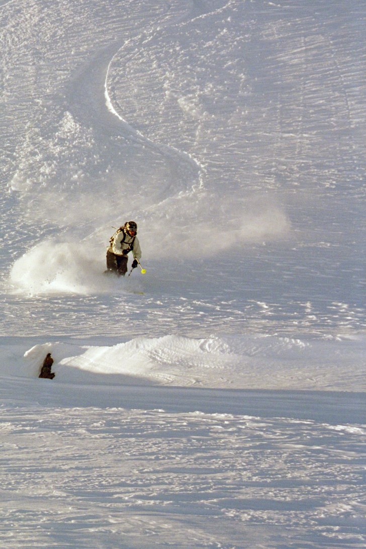 Med denna snö spelade de ingen roll att de var 25. Foto: Magnus Svensson. Åkare: Johan Isaksson.