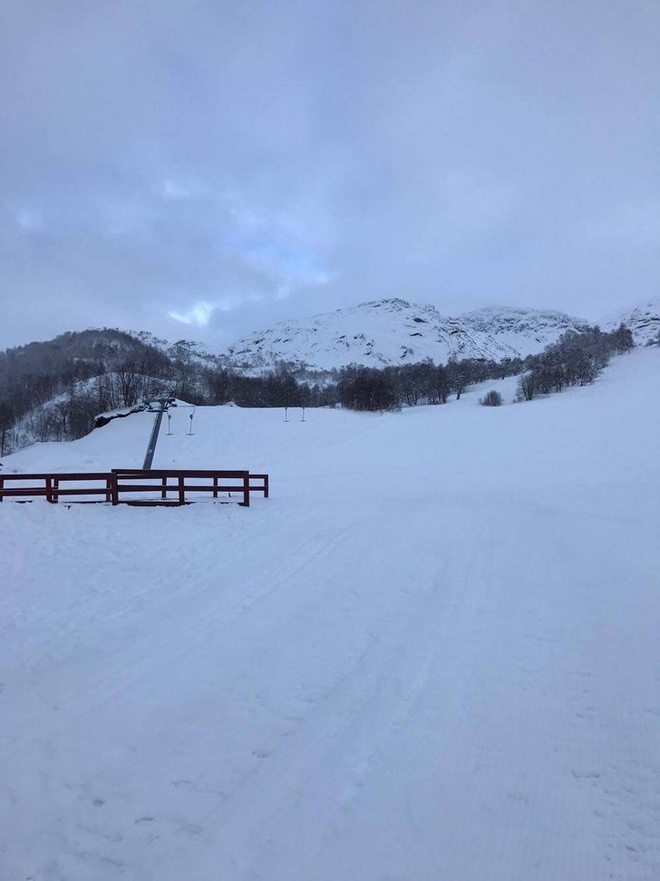 Lørdag 4/3
I dag er det overskyet, -1 grad og vin.