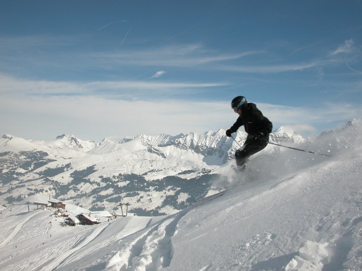 Lättillgänglig offpist i Tschenten. Foto: Peo Hamrin. Åkare: Bengt Eriksson.