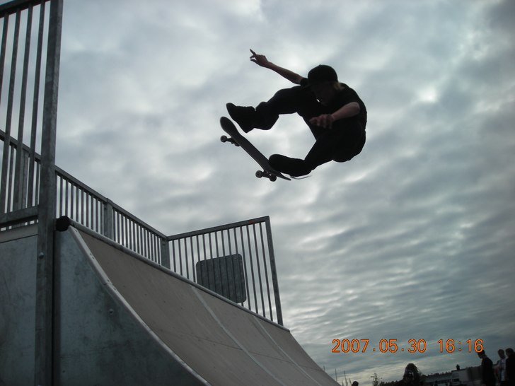 Robin dampar lös i rampen . Foto: Pär. Åkare: Robin.