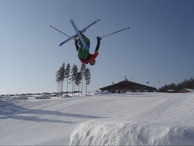Jag drar en backflip . Foto: Cristoffer Grönlund. Åkare: Oskar Åkerström.