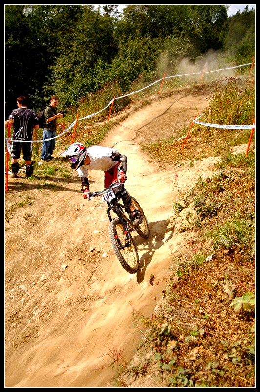 jag mitt i ett 4x-race. Foto: stockis. Åkare: lohman.