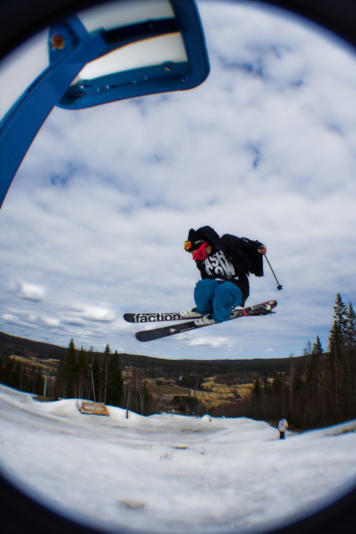 Shoot out, skönt flyg. Foto: Jonas Sjöbeck. Åkare: Daniel Jönsson.