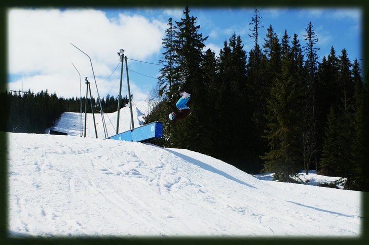 50-50-frontflip. Foto: Jack Johansson. Åkare: Ted Johansson.
