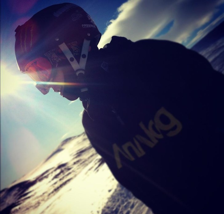 En fantastisk dag på Hamrafjällets topp slutade . Foto: Carl Broman. Åkare: Axel Boström.