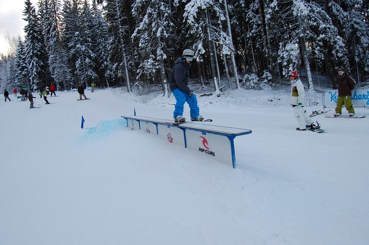 jag och stefan åkte snowboard en dag. de va kul. Foto: axel fältström. Åkare: erik andersson.