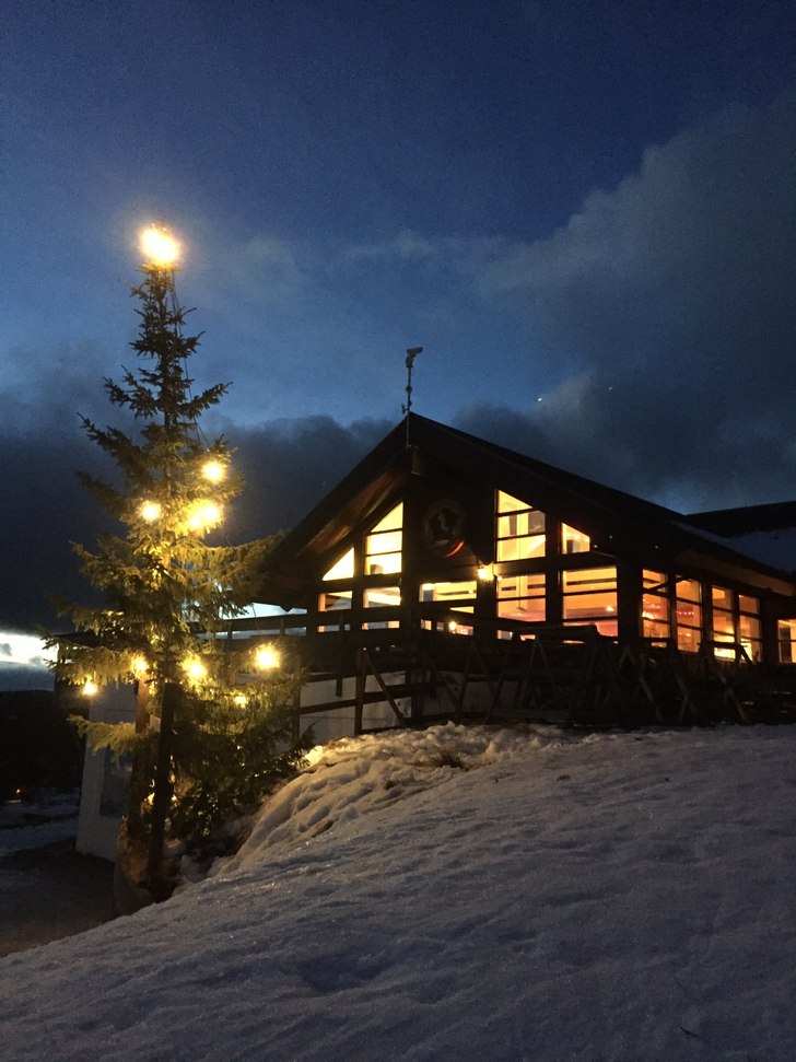 Nå det snart jul :)
Vi har gjort alt for at bakke.