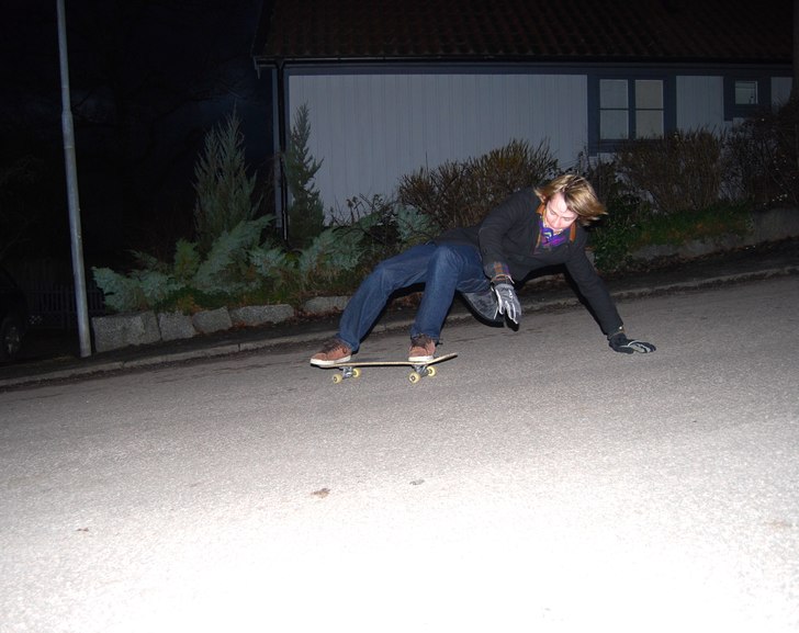 Ingen snö och halv torrt...lika bra att ta fram s. Foto: Axel. Åkare: Samuel Lundh.