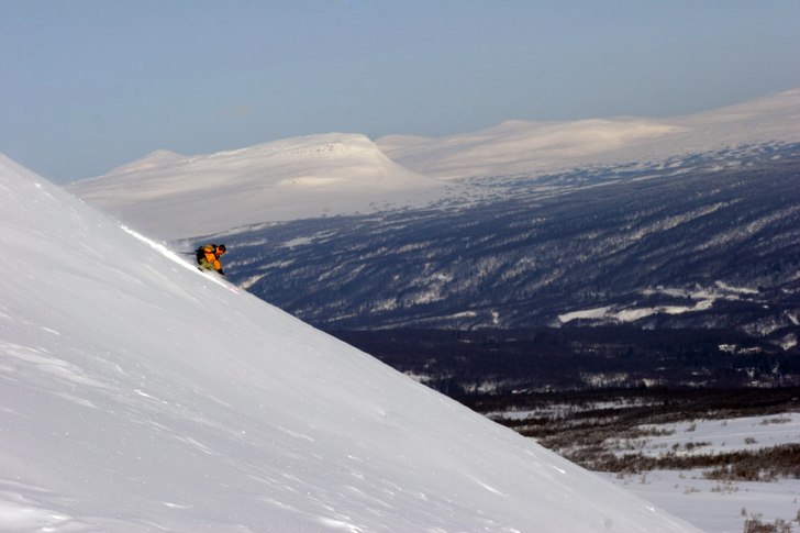 big M camp
helags i bakgrunden. Foto: Mikael Kajbring. Åkare: jon Wagenius.