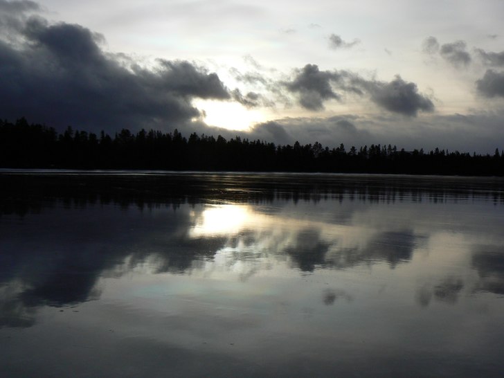 Långfärds-skridskoåkning på Nulltjärn  . Foto: Oskar Holmblad.
