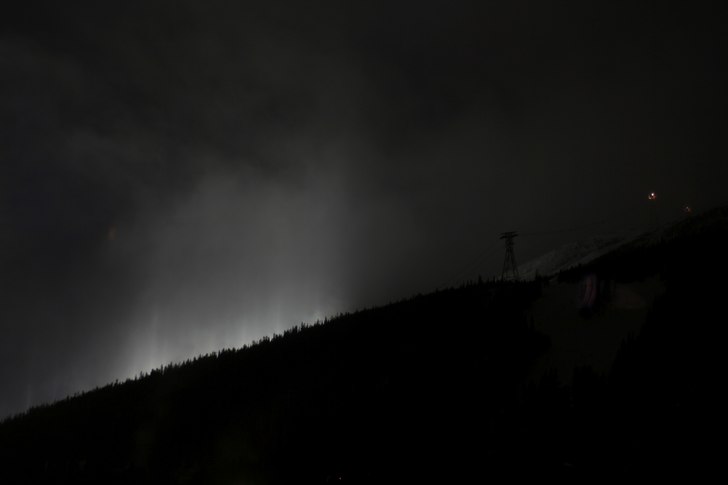 Gästrappet fläskar på med ruggigt ljus.. Foto: Fredrik Johansson.