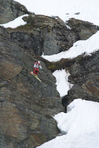 Sista hoppet i kvalet i Røldal -04. Foto: Simen Berg. Åkare: Erik Lundström.