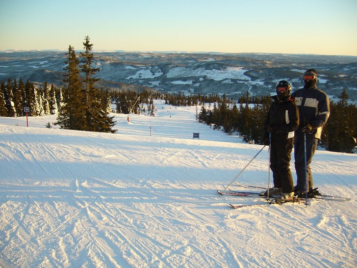 Brorsonen och brorsan (och jag) på väg att värm. Foto: Seth Pylad. Åkare: Jeppe & Nicke.