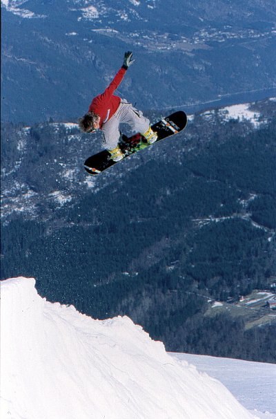 Chuck-flip på bs. QP.. Foto: Marius Pettersen. Åkare: Inge Wiig.