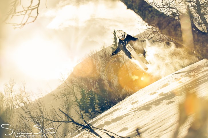 Foto: Simon Sjörén - www.sjoren.se. Åkare: Lukas Lindlöf.