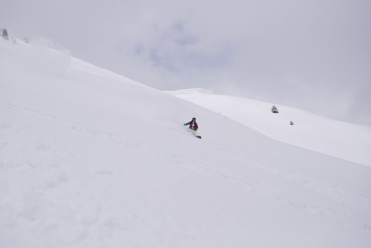 från baksidan på toppstugan. Foto: samuel markusson. Åkare: elin anander.