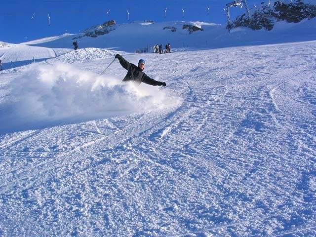 Foto: Joel Månsson. Åkare: Simon Månsson.