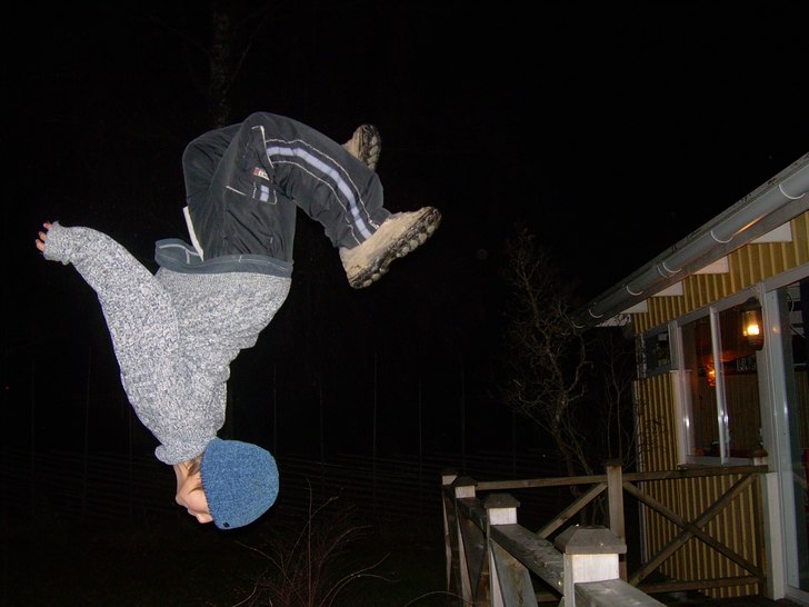 Backflip från altanen. Åkare: Jag ( Jonathan Embretsen ).