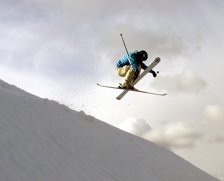 Hopp och lek en eftermidag i maj. Foto: Carolina Ohlsson. Åkare: Viktor Bjurlid.