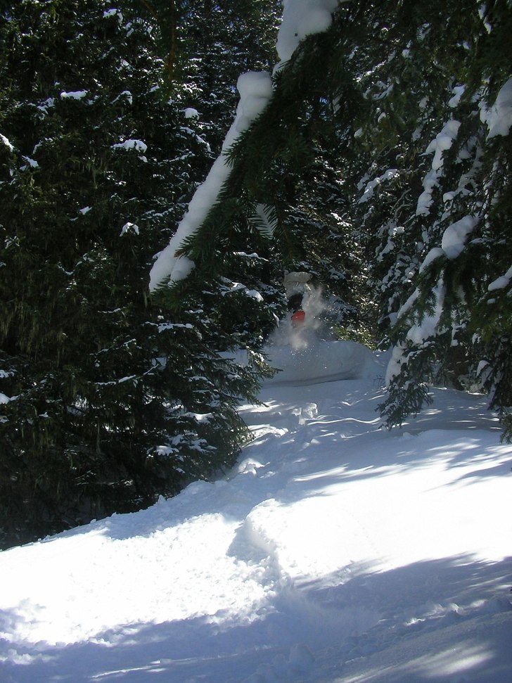Småpillows efter dump i Saalbach. Foto: Jonas Frisk. Åkare: Mikael.