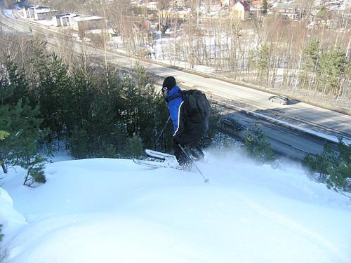 Lite bakgårdsåkning i Stockholms närhet ca 20 m. Foto: Erol Orhun. Åkare: Tobias Jönsson.