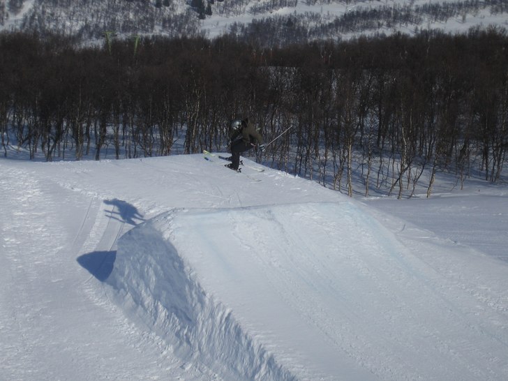 Hopp. Foto: Cecilia Alexandersson. Åkare: Clas Ahlstrand.