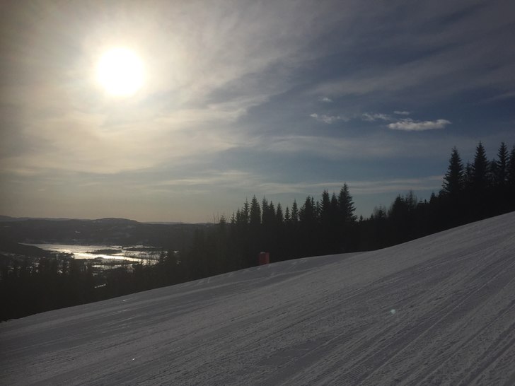 Flotte forhold på Norefjell!
Vi holder åpent med.