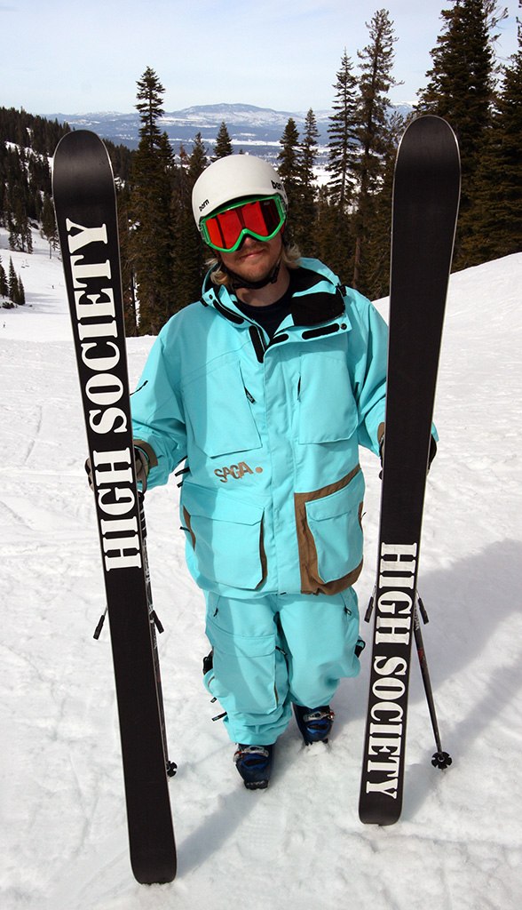 Hikandes upp för ett nytt försök på dubbel c-b. Foto: Gustav Samuelsson. Åkare: Jesper Tengvall.