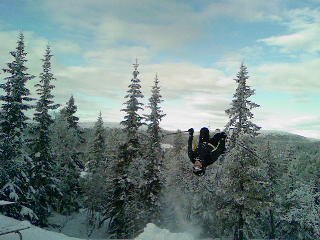 Min första backflip :D:D nu är det bara frontfli. Foto: Sers. Åkare: Me.