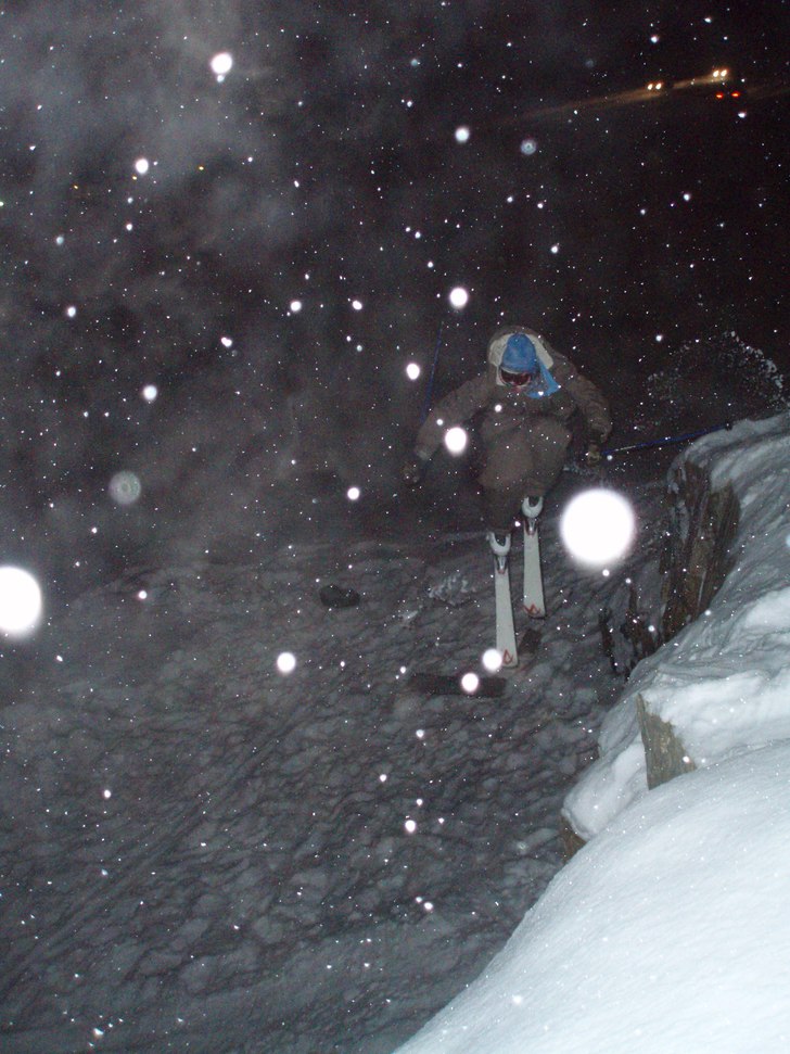 en 180 ut för en klippa vid vägen mellan falun o. Foto: anders gyllner. Åkare: jag.