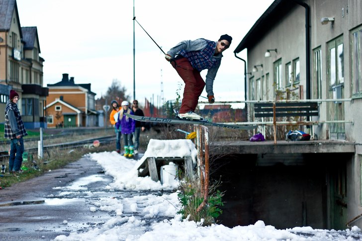 Emil Sundvall Photo:
http://www.facebook.com/emil. Foto: Emil Sundvall. Åkare: Elias Henderson.