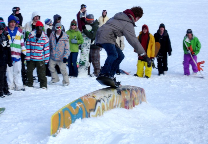 I help the rOme guys throw and jUdge the pre-jibul. Foto: Brian Wolfe. Åkare: DANimal the DAN.