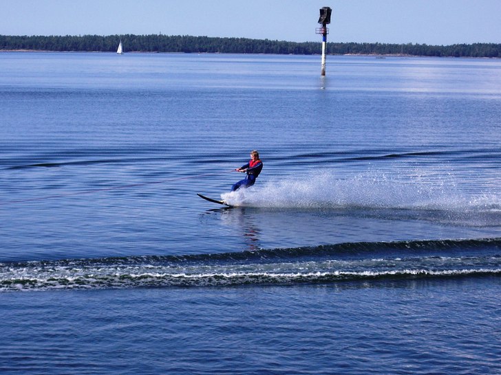 Perfekt väder! Stiltje.. Foto: Hilkka Roiha-Lindberg. Åkare: Oskar Lindberg.