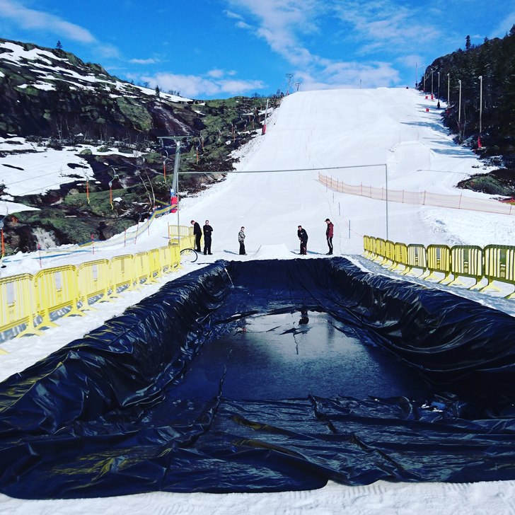 Bortelid Pond Skim 2017!
Bassenget fylles i dette .