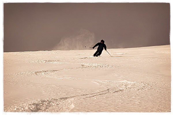Lungt glid nerför geten.. Foto: Oscar Aspman. Åkare: Linus Aspman.