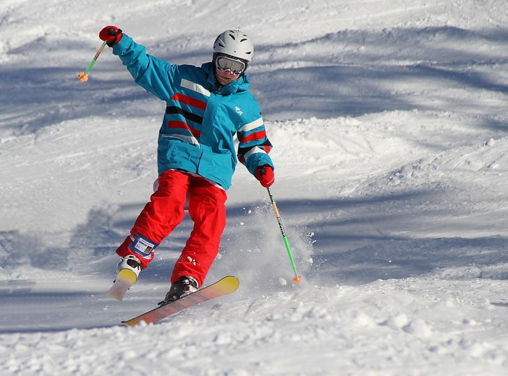Lite offpiståkning i Paradiset, en balansgång p�. Foto: Tobias Hannu. Åkare: David Hannu.