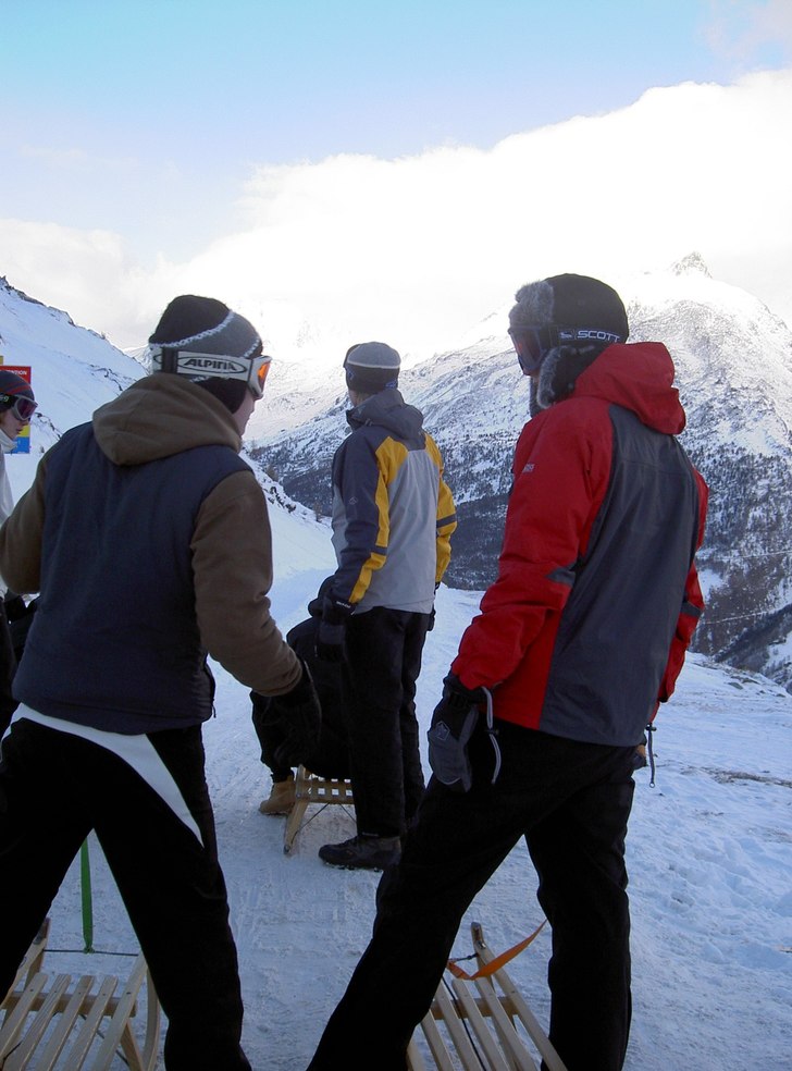 Rodelåknings starten i Saas Fee, ett måste!. Foto: Ingegerd Moell. Åkare: Rickard Falksten & Mattias Rosenqvist.