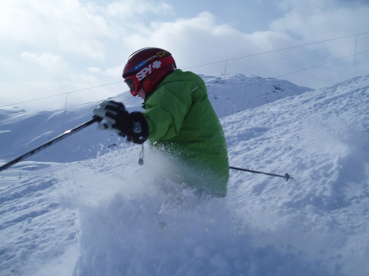 Solen sken å pudret ven. Foto: Joakim Eriksson. Åkare: Alexander Eriksson.